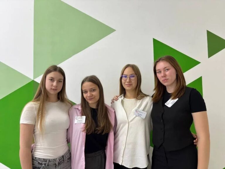 Ученицы Школы №154 успешно выступили на профильной смене „Теория решения изобретательских задач“
