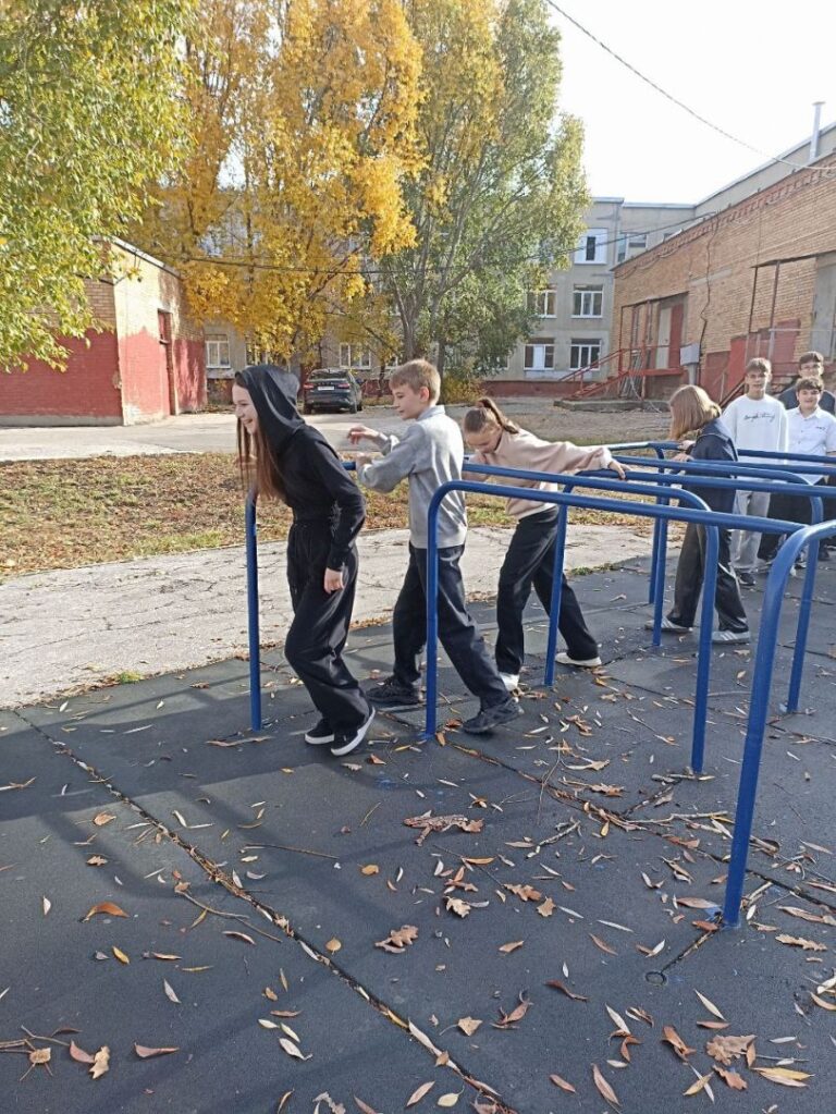 Юнармейцы и кадеты готовятся к защите Родины на современной полосе препятствий